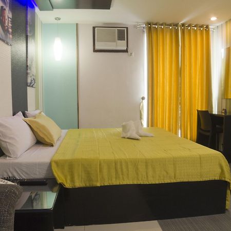 Icon Hotel North Edsa Кесон Сити Екстериор снимка