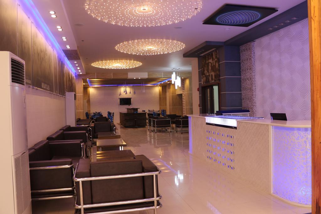 Icon Hotel North Edsa Кесон Сити Екстериор снимка