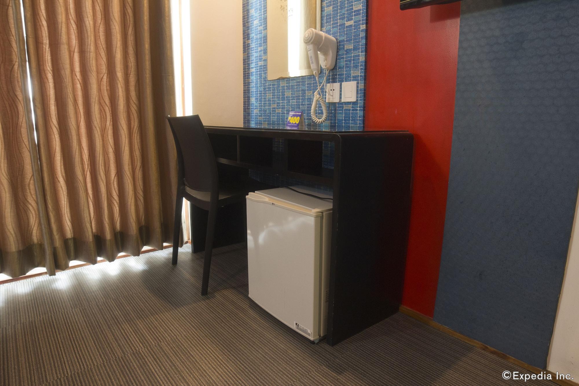 Icon Hotel North Edsa Кесон Сити Екстериор снимка