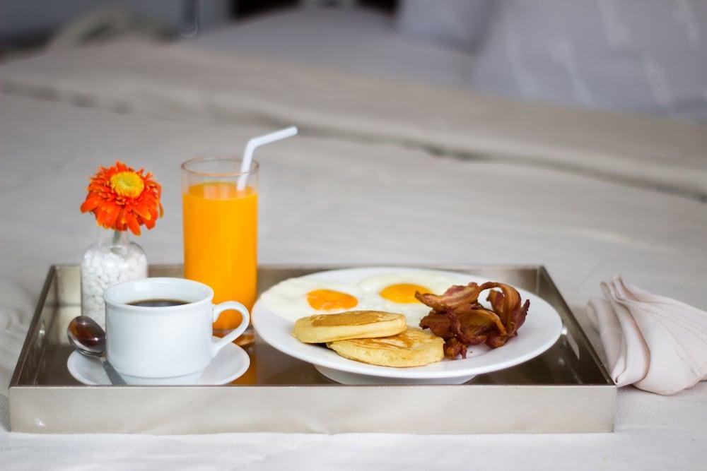 Icon Hotel North Edsa Кесон Сити Екстериор снимка