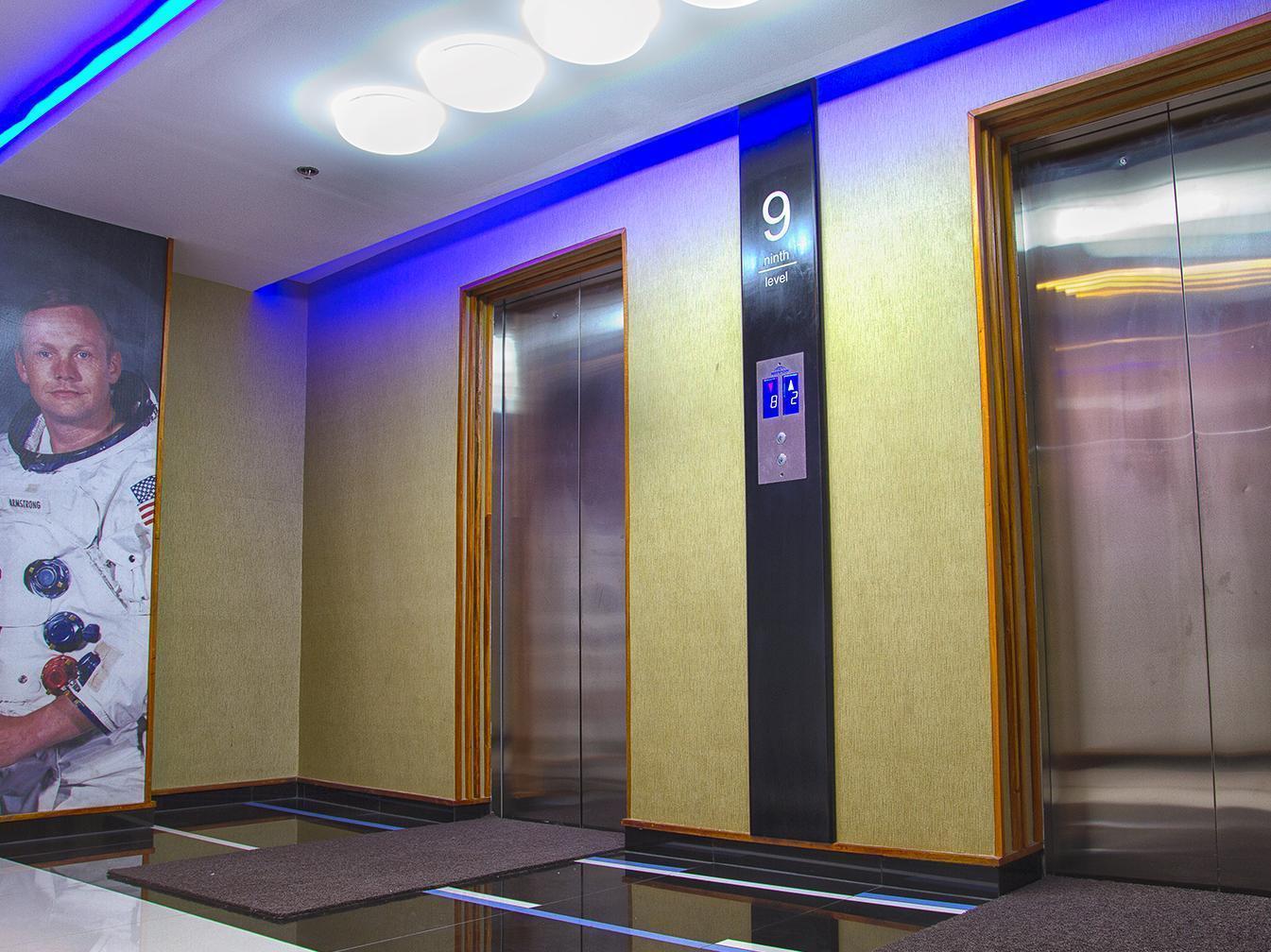 Icon Hotel North Edsa Кесон Сити Екстериор снимка