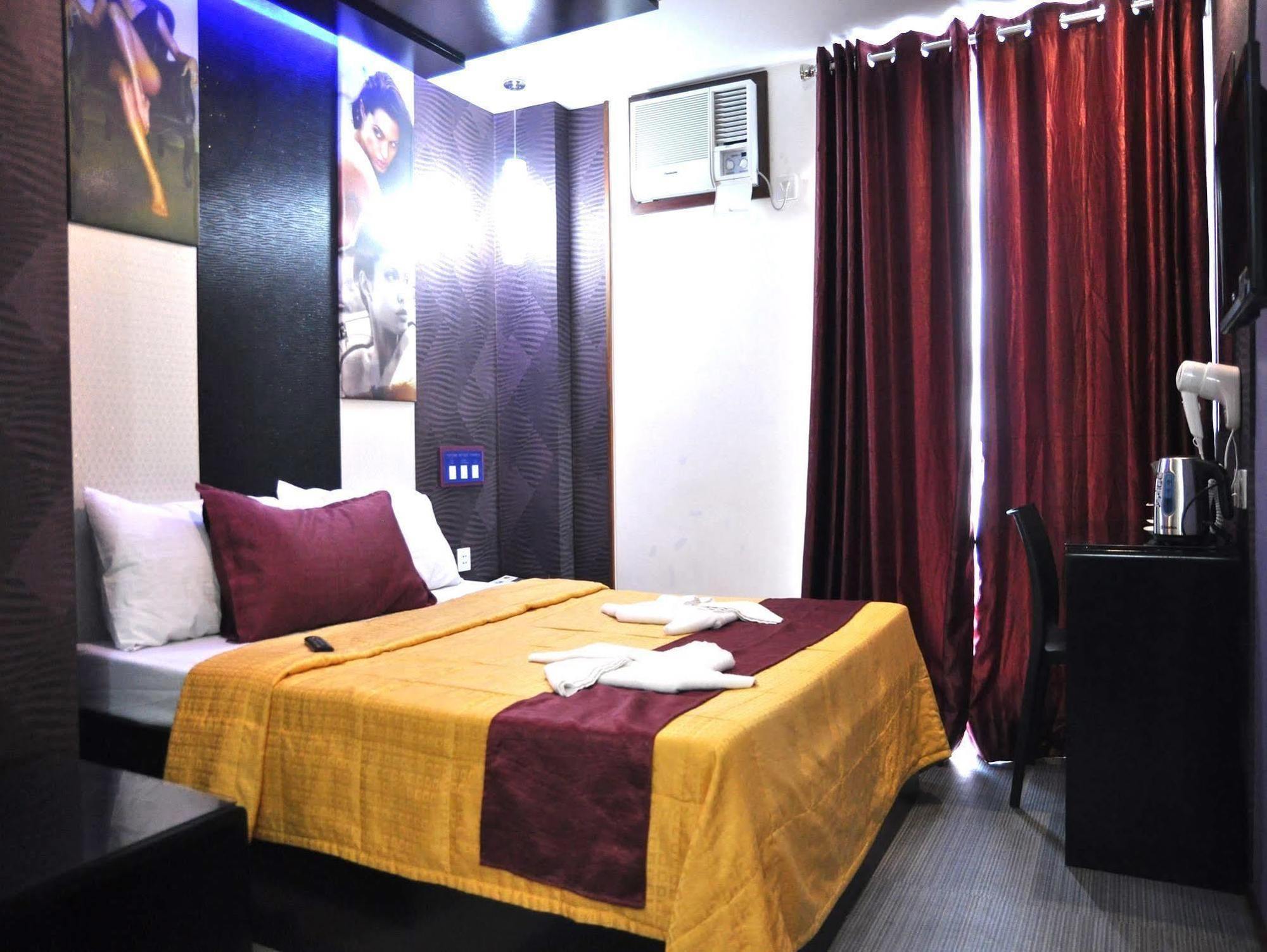 Icon Hotel North Edsa Кесон Сити Екстериор снимка
