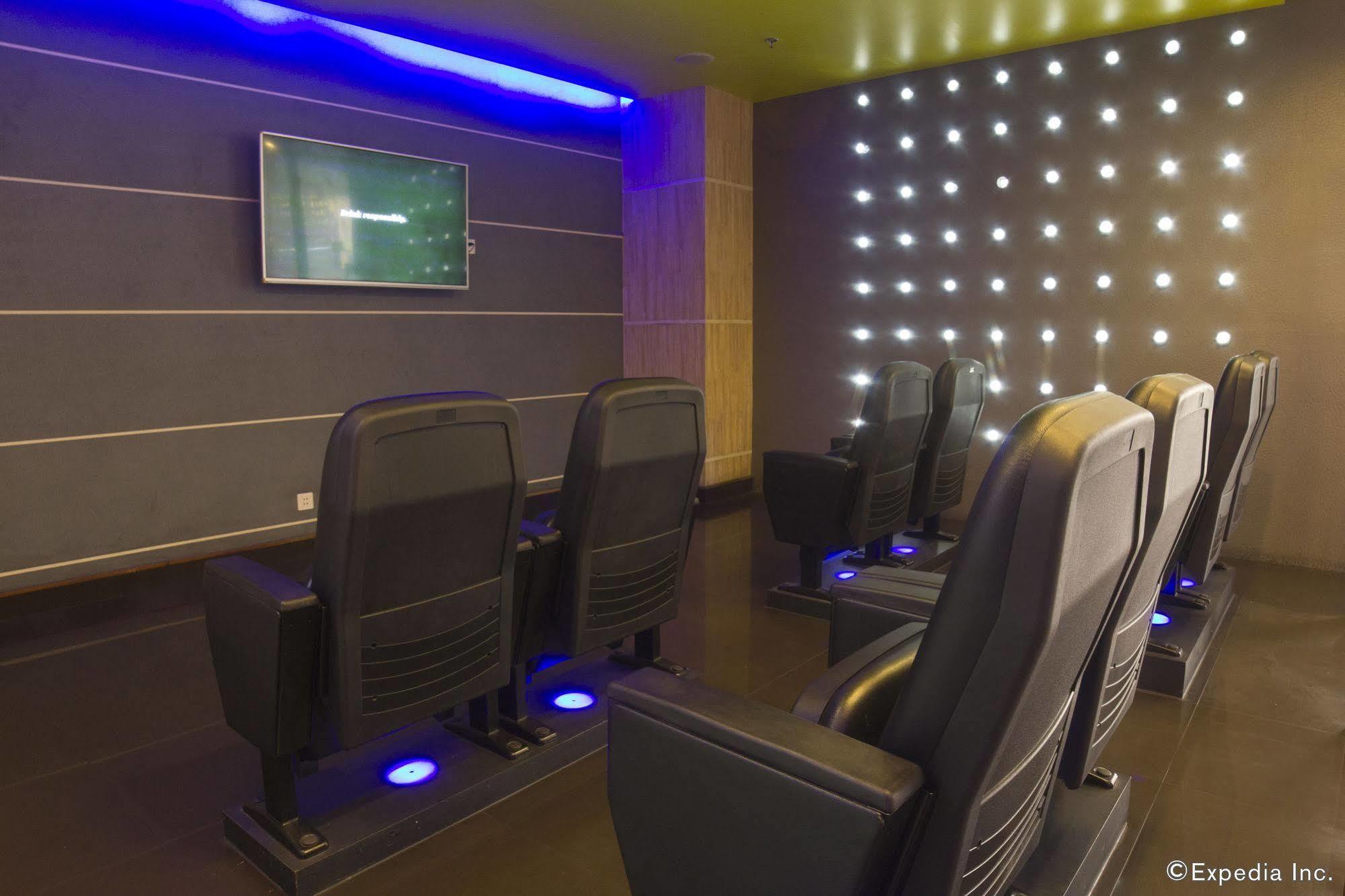 Icon Hotel North Edsa Кесон Сити Екстериор снимка